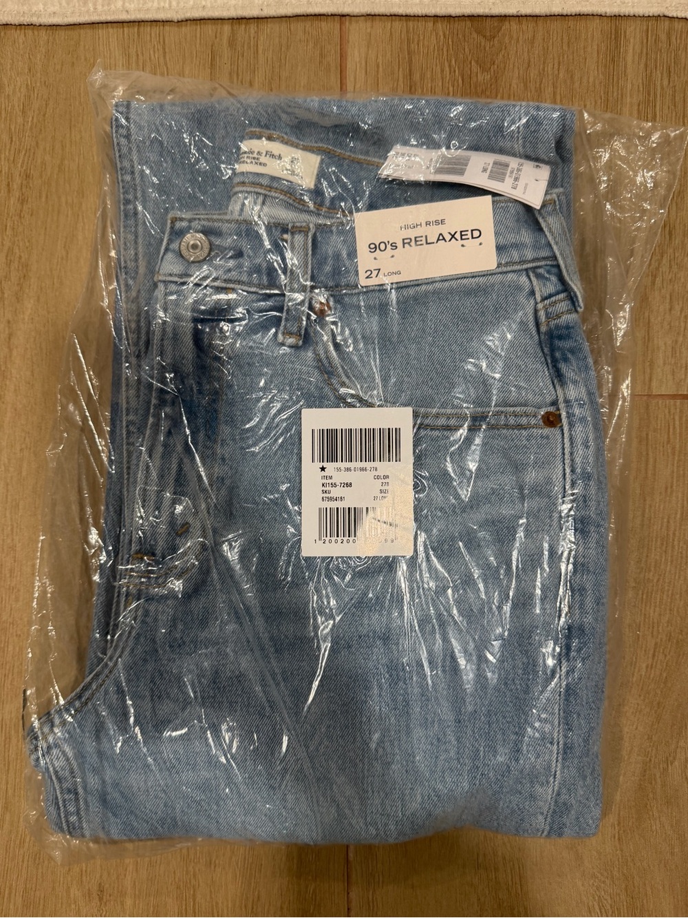 Abercrombie High Rise 90s Relaxed Jeans – Light Wash | 27 Long | NWT